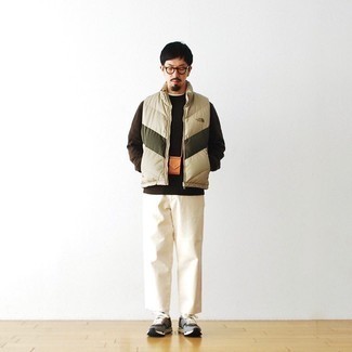 Comment porter une veste matelassée beige pour un style decontractés au printemps