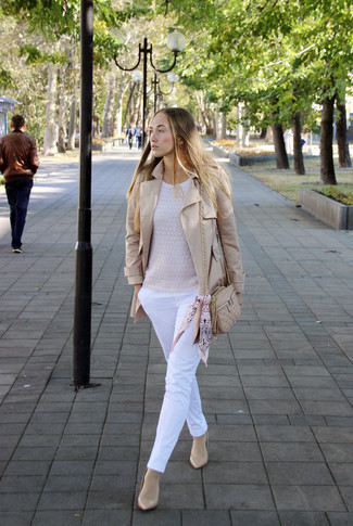 Comment porter un sac bandoulière en cuir matelassé beige