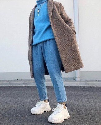 Comment porter des chaussettes beiges pour un style decontractés quand il fait froid