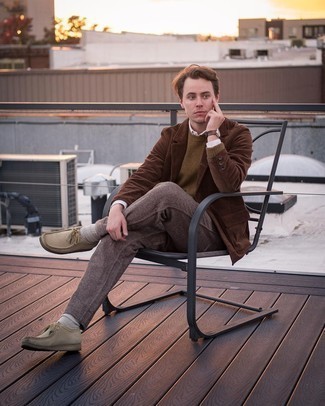 Comment porter des chaussettes beiges en automne