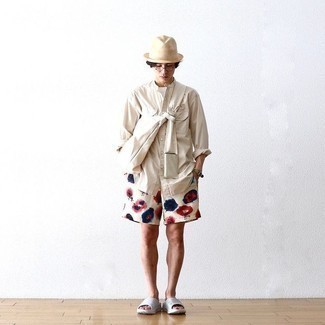 Comment porter un bob de paille beige