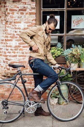 Comment porter une veste en daim beige