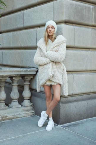 Comment porter une robe-pull beige