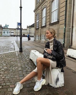Comment porter une robe-pull beige
