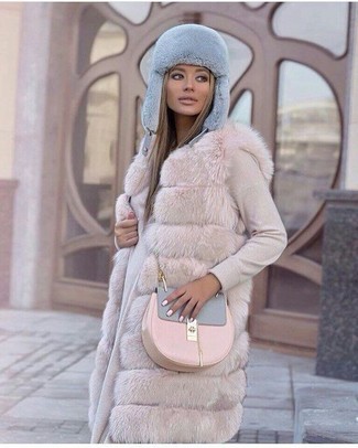 Comment porter une robe-pull beige