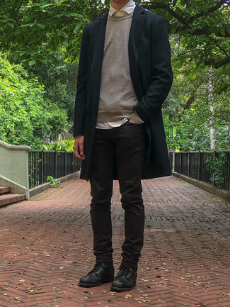 Comment porter un sweat-shirt beige quand il fait froid