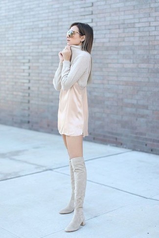 Comment porter une robe débardeur beige