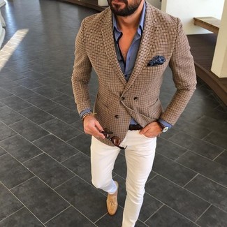 Une chemise de ville à porter avec des mocassins à pampilles beiges
