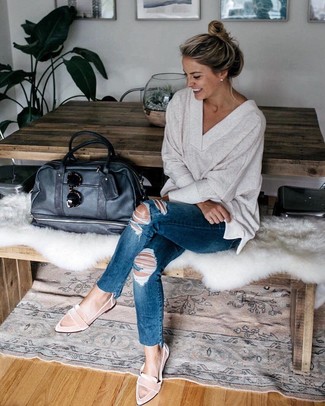 Comment porter un pull à col en v beige