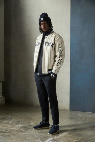Comment porter une veste universitaire beige
