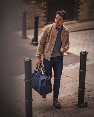 Comment porter une veste universitaire beige