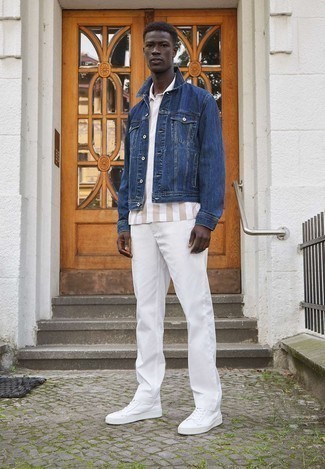 Comment porter une chemise à manches courtes à rayures verticales beige