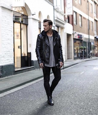 Comment porter une veste motard pour un style relax