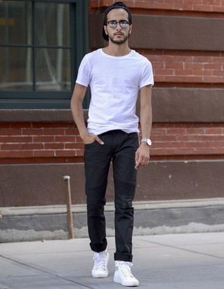 Comment porter une casquette de base-ball noire et blanche