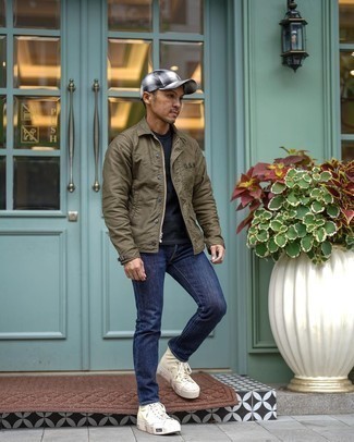Comment porter une casquette de base-ball noire et blanche