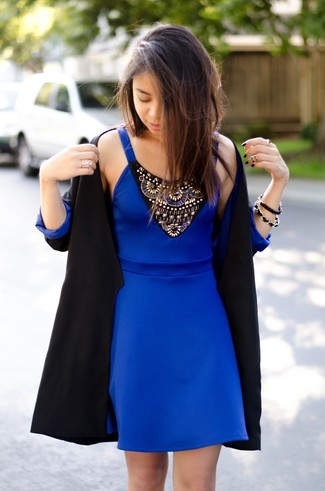Comment porter un bracelet noir et blanc