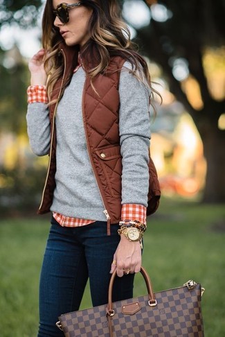 Comment porter un bracelet noir et blanc