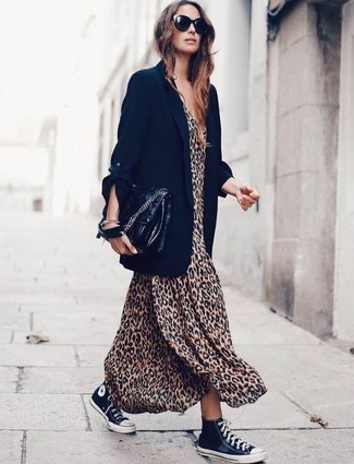 Comment porter des baskets montantes noires et blanches