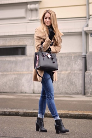 Comment porter des bottines en cuir noires et blanches