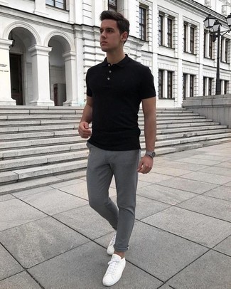 Comment porter un polo noir et blanc