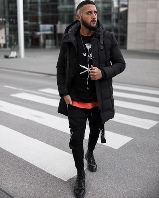 Comment porter un pull à col rond imprimé noir et blanc