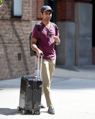 Comment porter un sac à dos noir quand il fait très chaud