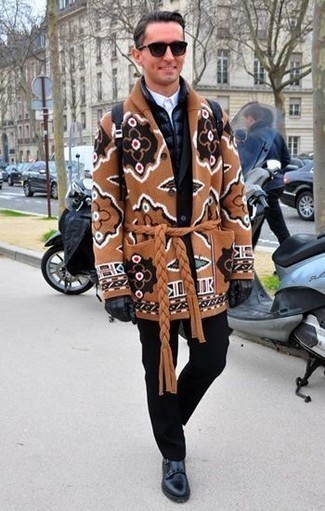 Comment porter un sac à dos noir quand il fait froid après 40 ans