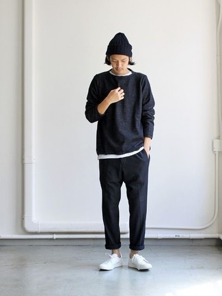 Comment porter un bonnet noir pour un style decontractés