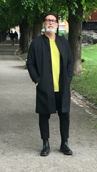 Comment porter un bonnet noir après 50 ans