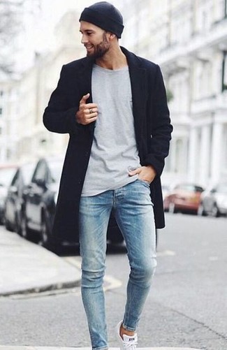 Comment porter un bonnet noir pour un style decontractés