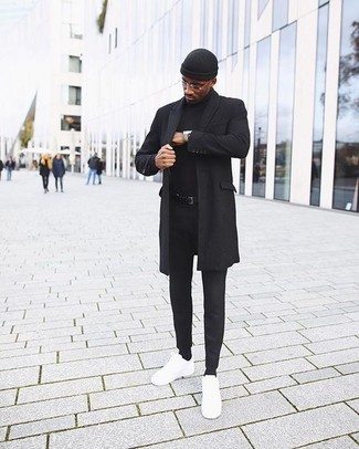 Comment porter un bonnet noir à 20 ans
