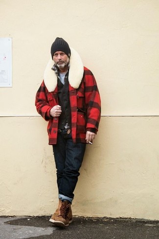 Comment porter un bonnet noir après 60 ans