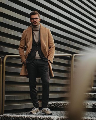 Comment porter un blazer noir quand il fait froid