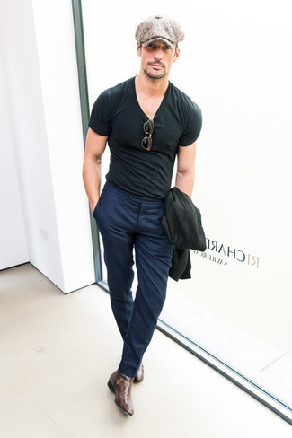 Comment porter un blazer noir quand il fait chaud