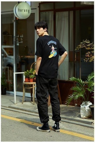 Comment porter un pantalon cargo noir