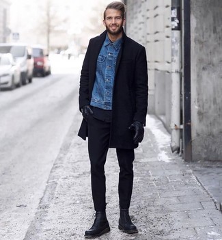 Un pardessus à porter avec un pantalon chino noir