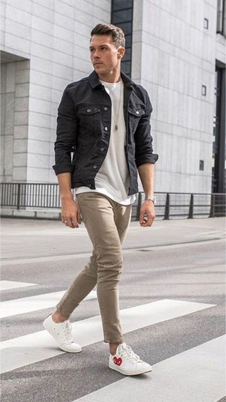 Comment porter une veste en jean noire