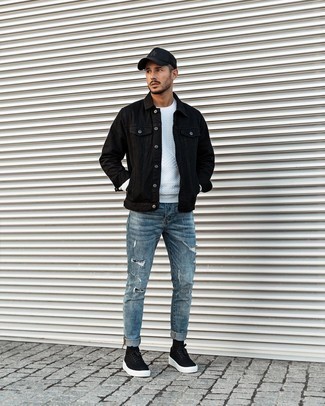 Comment porter une veste en jean noire pour un style relax