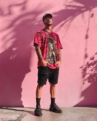 Comment porter un short en denim noir pour un style relax