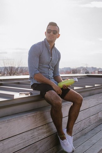Comment porter un short en denim noir à 30 ans