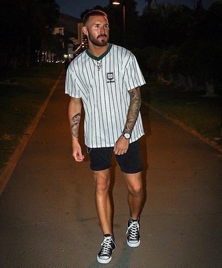Comment porter un short en denim noir à 30 ans