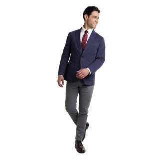 Un blazer à porter avec des bottines chukka noires