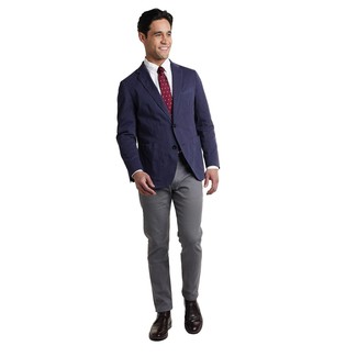 Un blazer à porter avec des bottines chukka noires