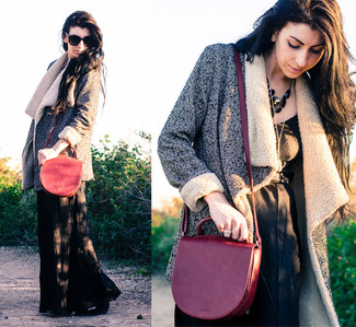 Comment porter une robe de soirée noire quand il fait froid