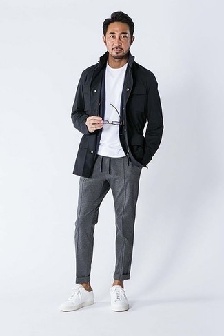 Comment porter une veste style militaire noire au printemps