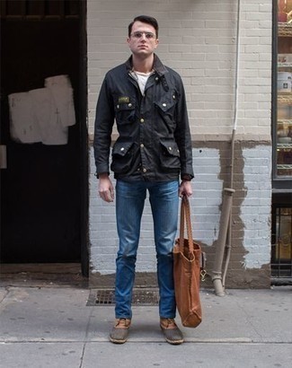 Comment porter une veste style militaire noire au printemps