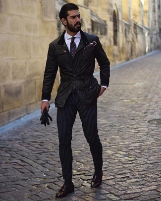 Comment porter une veste style militaire noire au printemps