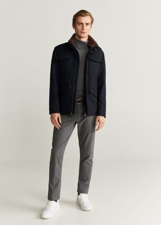 Comment porter une veste style militaire noire au printemps