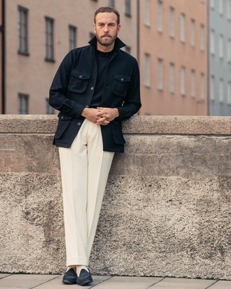 Comment porter une veste style militaire noire au printemps