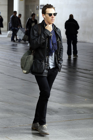 Comment porter une veste style militaire noire au printemps
